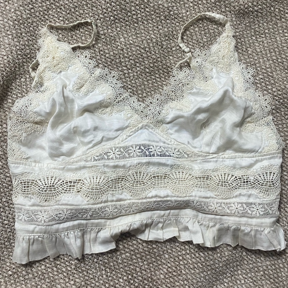 🤍3/35  ZARA Lace bralette style top